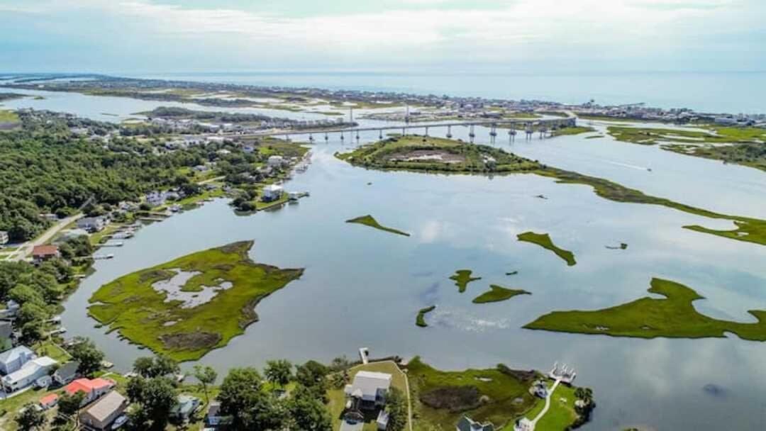 Surf City 2Br Park Home With Waterfront View And Parking エクステリア 写真